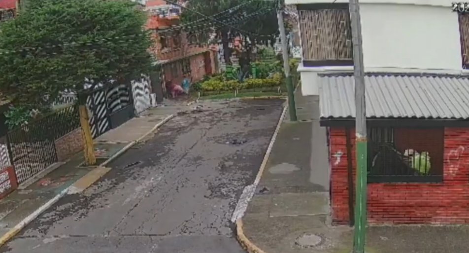 En video: niña y su padre fueron atacados brutalmente por un pitbull 1 En video niña y su padre fueron atacados brutalmente por un pitbull
