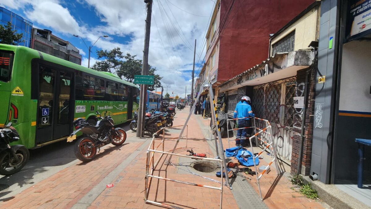 Hallan un cadáver calcinado dentro de alcantarilla en Kennedy