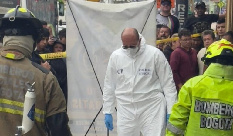 Hallan un cadáver calcinado dentro de alcantarilla en Kennedy