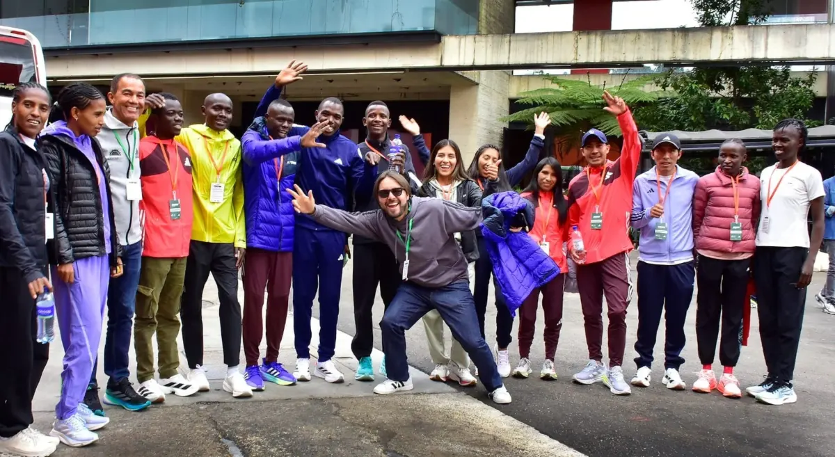 La mmB 2025 conmemora su cuarto de siglo La Media Maratón de Bogotá (mmB) llega a su edición número 25 como uno de los eventos deportivos más emblemáticos de América Latina. En el marco de Expomedia, se realizó la rueda de prensa oficial con la presencia de organizadores, patrocinadores, atletas élite y medios nacionales e internacionales.