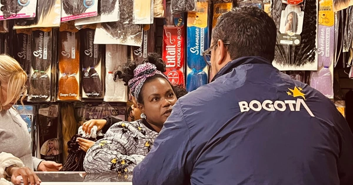Más de 1.400 atenciones para migrantes dejó la 'Feria A Tu Servicio' en Fontibón Además de la atención en trámites, la feria incluyó actividades culturales y físicas que promovieron el bienestar e integración de la comunidad.