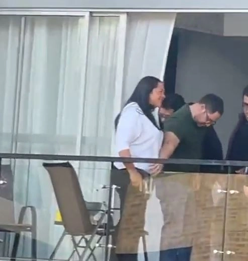 "No es la primera vez que ocurre", influencer habló sobre la mujer que disparó al aire en Mazurén El influencer Sebastián Villalobos, residente del sector, afirmó que este tipo de incidentes no son nuevos en el lugar.