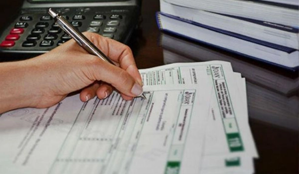 Ojo al dato: si cumple estos requisitos no debe declarar renta este año 1 Ojo al dato: si cumple estos requisitos no debe declarar renta este año Estas fueron las cantidades y condiciones que estableció la Dian para no declarar renta en 2025.