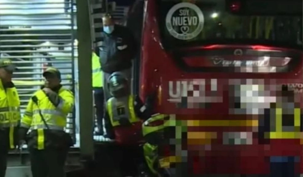 Pánico en TransMilenio: asesinan a un hombre durante una pelea al interior de un bus