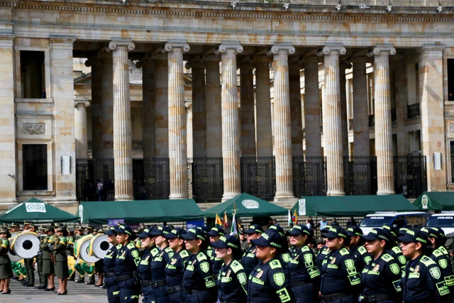 ¿Quiere ingresar a la Policía Nacional? Estos son los requisitos que debe cumplir 1 ¿Quiere ingresar a la Policía Nacional? Estos son los requisitos que debe cumplir La Policía Nacional abrió una convocatoria para que jóvenes de hasta 23 años ingresen a la institución como auxiliares. Si está interesado(a), le contamos los pasos a seguir y los documentos que debe reunir.