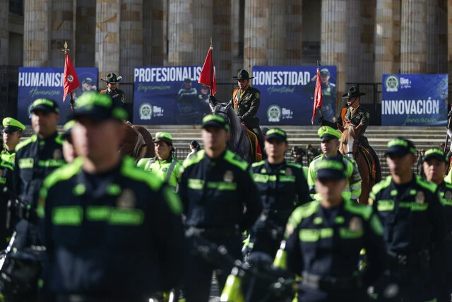 ¿Quiere ingresar a la Policía Nacional? Estos son los requisitos que debe cumplir 2 ¿Quiere ingresar a la Policía Nacional? Estos son los requisitos que debe cumplir La Policía Nacional abrió una convocatoria para que jóvenes de hasta 23 años ingresen a la institución como auxiliares. Si está interesado(a), le contamos los pasos a seguir y los documentos que debe reunir.