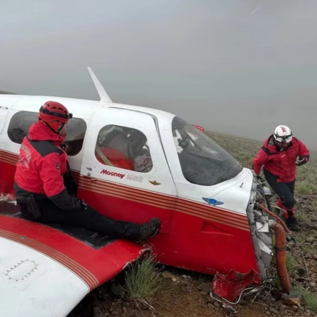 Quiso dar la vuelta al mundo en avioneta y murió en el intento 2 Quiso dar la vuelta al mundo en avioneta y murió en el intento El sueño de Mehmet Demirci de dar la vuelta al mundo en una avioneta terminó en tragedia. El ingeniero eléctrico de 57 años perdió la vida en un accidente aéreo en las montañas Kaçkar, al noreste de Turquía.