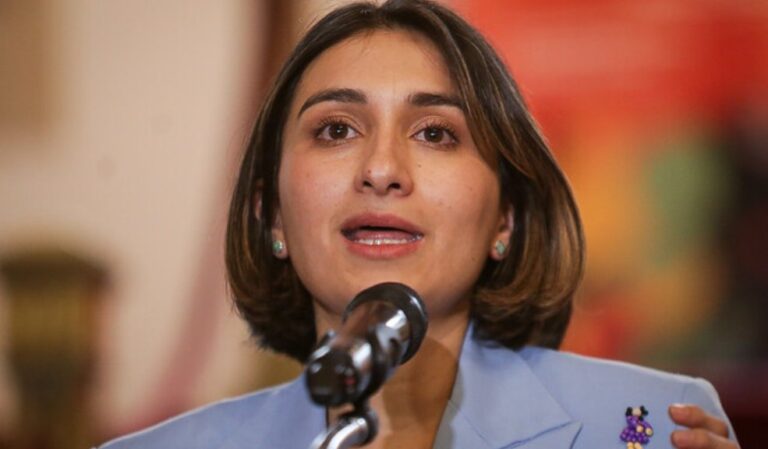 Renunció la canciller Laura Sarabia se han tomado decisiones que no comparto