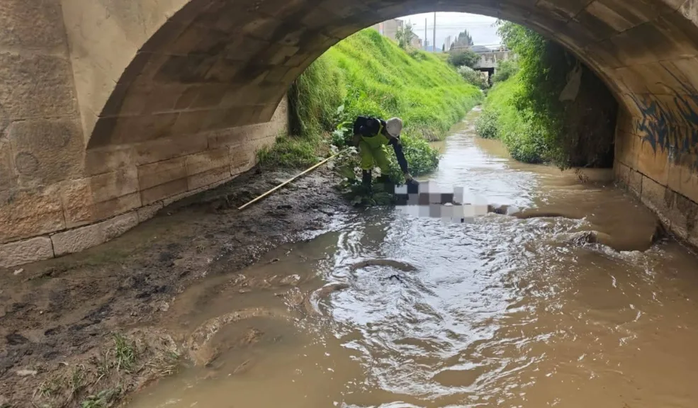 En Soacha: aterrador hallazgo de dos cadáveres Las autoridades de Soacha respondieron al llamado de la comunidad tras el hallazgo de dos cuerpos sin vida en los sectores de Hogar del Sol y en un puente sobre el río Soacha. Esto es lo que se sabe hasta ahora.