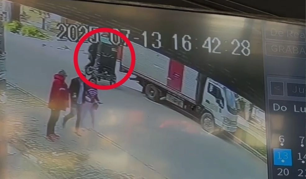 Soacha: denuncian que niña que se lanzó de mototaxi murió por negligencia médica 3 Soacha: denuncian que niña que se lanzó de mototaxi murió por negligencia médica La tía de Diana Estéfany Pérez cuenta la razón de por qué su sobrina se lanzó de un bicitaxi en movimiento, en Soacha, y por qué, según ella, una mala atención en el centro médico adonde fue llevada la llevó a perder la vida.