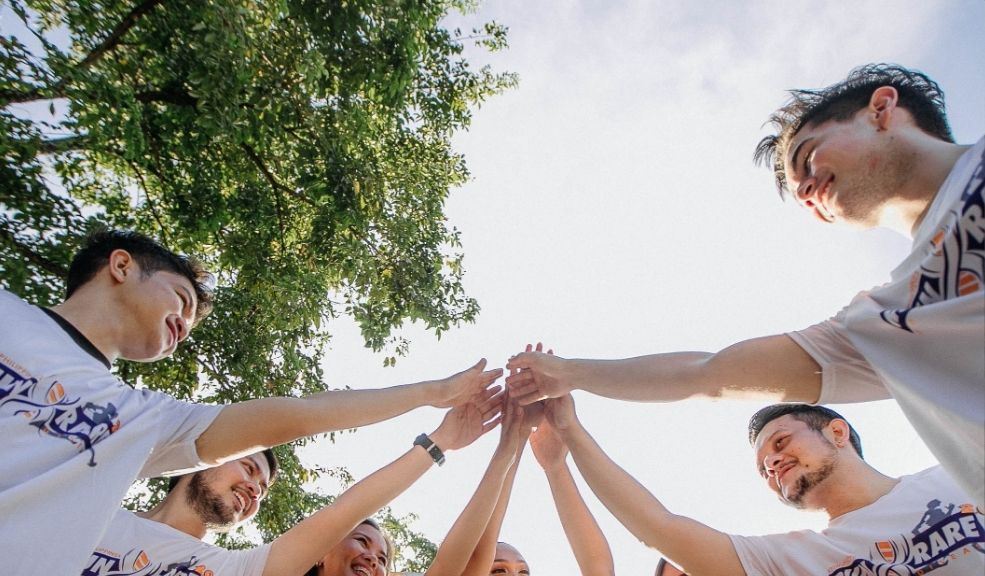 Salesiana impulsa a jóvenes que cambiarán la energía de Colombia 2 Salesiana impulsa a jóvenes que cambiarán la energía de Colombia Su objetivo es claro: brindar oportunidades reales a quienes sueñan con ser profesionales en Ingeniería Energética, una carrera fundamental para el futuro sostenible del país.
