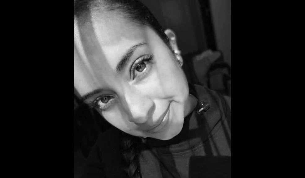 Soacha: madre de Angie Paola pide justicia por su feminicidio en Ducales. Habrá velatón Q’HUBO habló con Arelis Olivero Triana, madre de Angie Paola Olivero, quien fue asesinada hace una semana por dos sujetos en su vivienda, ubicada en el barrio Ducales de Soacha. La mujer pide justicia por la muerte de su hija. Esta noche se realizará una velatón en el sector.