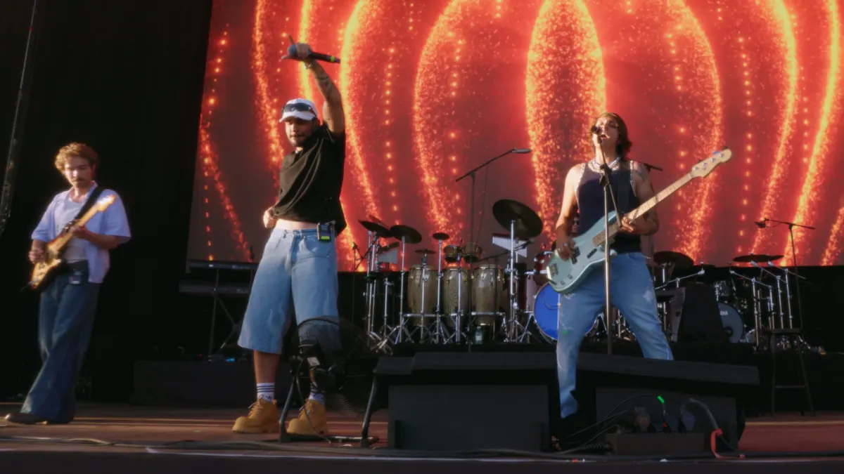 TIMØ la está rompiendo en Europa: llenó y se lució cantando con Juan Duque, Bacilos, entre otros 2 TIMØ la está rompiendo en Europa: llenó y se lució cantando con Juan Duque, Bacilos, entre otros En su parada en Madrid (España), la agrupación colombiana TIMØ dio un concierto memorable en el que participaron artistas de la talla de Bacilos, Andrés Cepeda y Juan Duque, con quien interpretó ‘Traguita’.