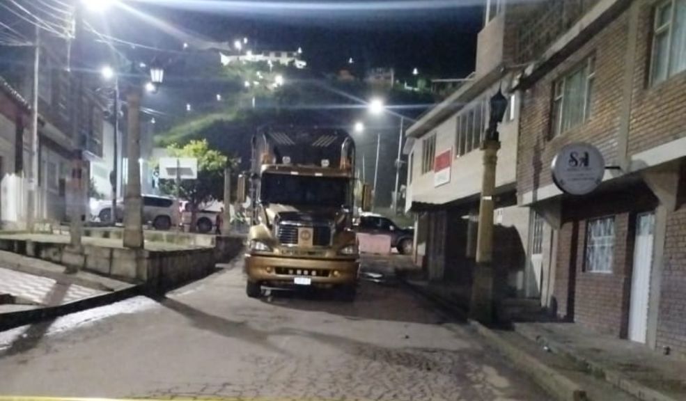 Tragedia en Chipaque: menor muere atropellado durante concurso de tractomulas 1 Tragedia en Chipaque: menor muere atropellado durante concurso de tractomulas Esto se sabe sobre el menor de edad que perdió la vida durante un consurso de tractomulas en Chipaque.