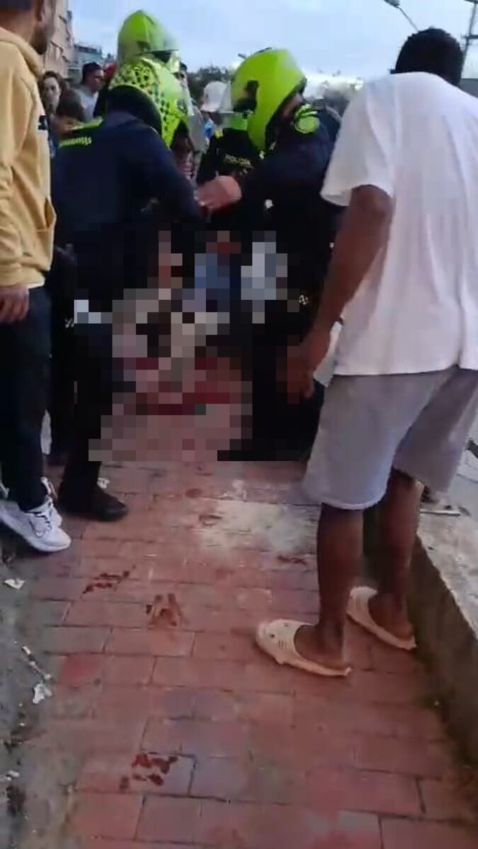 Un muerto y dos heridos a bala cerca de colegio en Suba 2 Un muerto y dos heridos a bala cerca de colegio en Suba