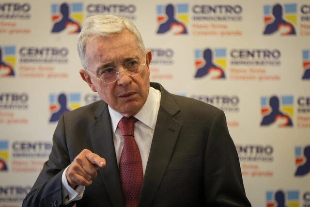 Vea en vivo el juicio de Álvaro Uribe, hoy se conoce el fallo 1 Vea en vivo el juicio de Álvaro Uribe, hoy se conoce el fallo Hoy lunes 28 de julio se marca un momento histórico para la justicia colombiana con la lectura del fallo en el juicio contra el expresidente Álvaro Uribe Vélez. Siga en vivo la audiencia aquí.
