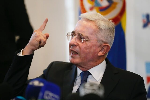 Vea en vivo el juicio de Álvaro Uribe, hoy se conoce el fallo Hoy lunes 28 de julio se marca un momento histórico para la justicia colombiana con la lectura del fallo en el juicio contra el expresidente Álvaro Uribe Vélez. Siga en vivo la audiencia aquí.
