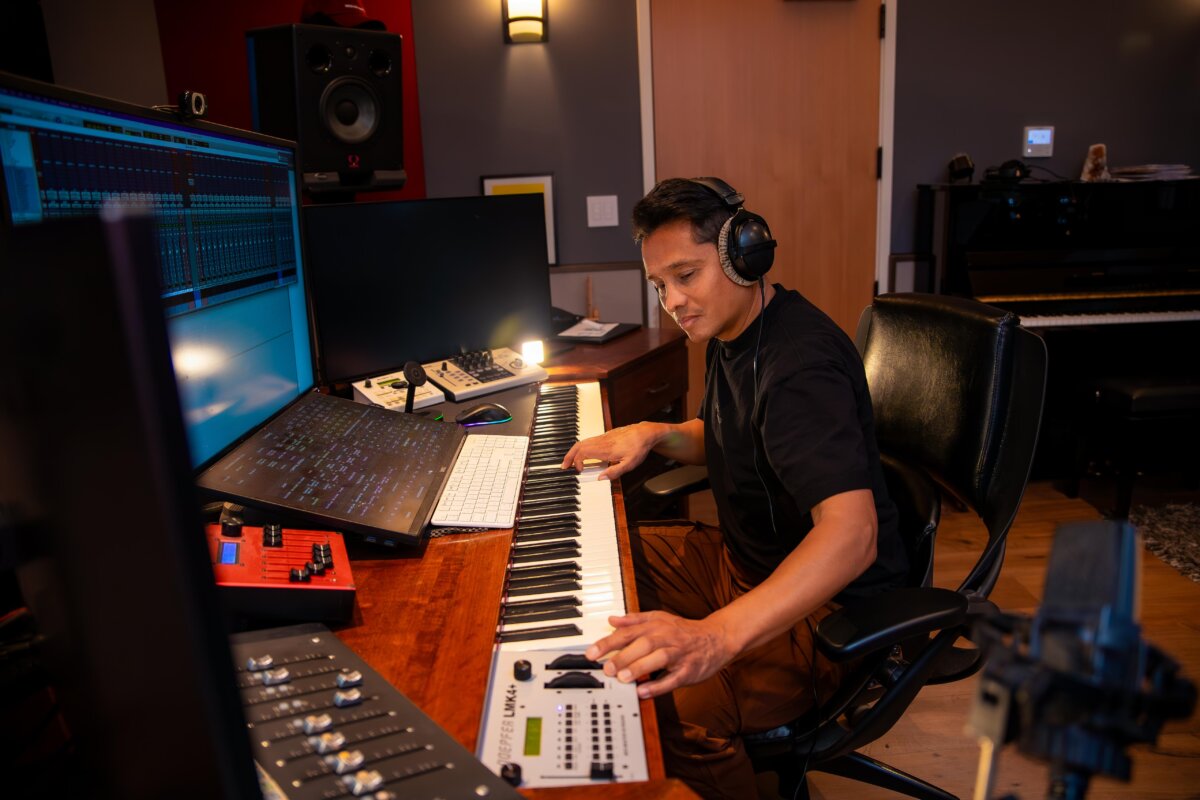 Productor colombiano impulsa alianza musical entre México y Colombia Productor colombiano Jorge Enrique Cortés Ávila se encuentra liderando nuevos proyectos que conectan la música de Colombia y México, consolidando su presencia internacional.