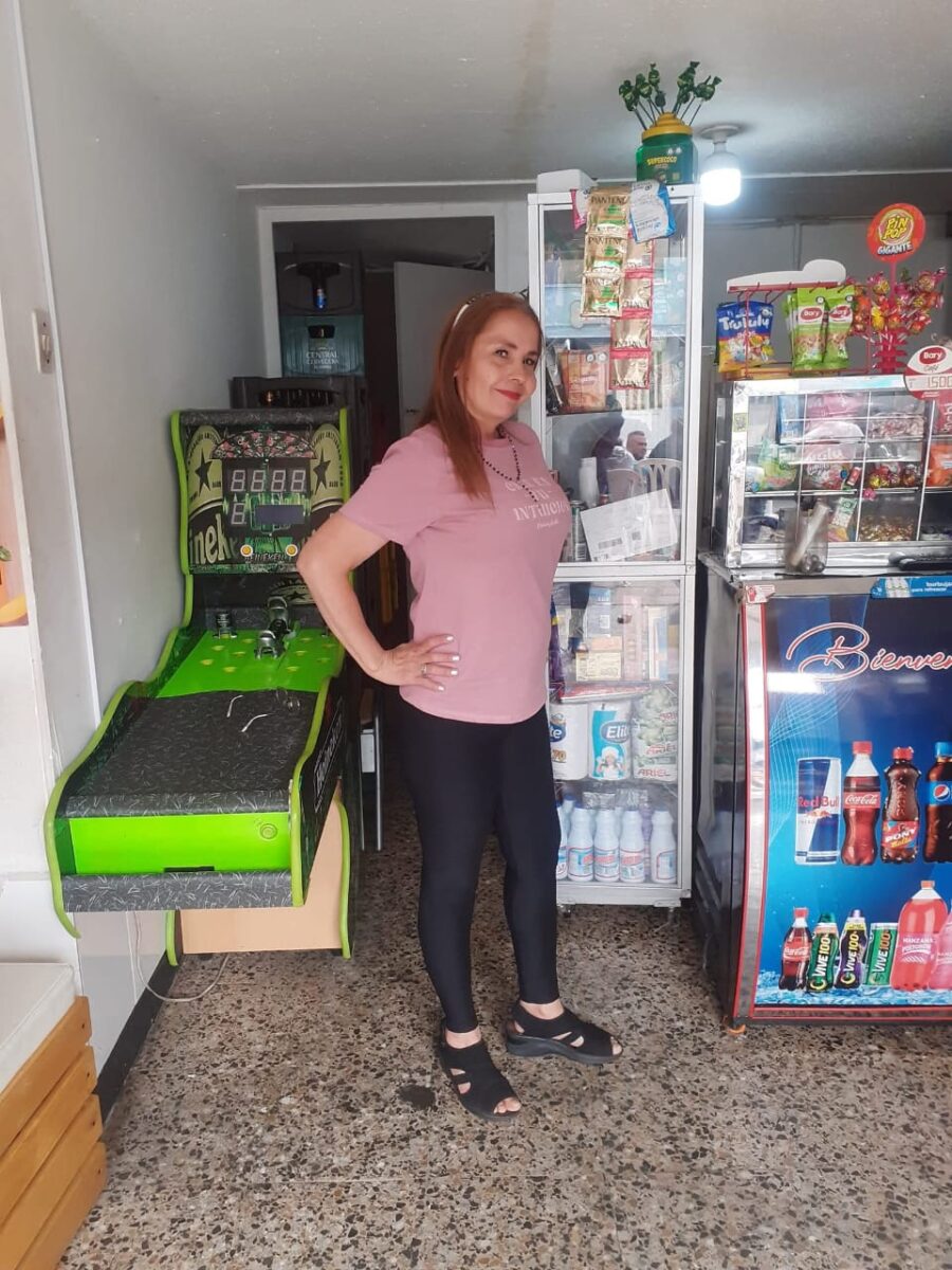 Rubiela, la mujer asesinada en Simón Bolívar, Barrios Unidos Rubiela fue asesinada a sangre fría en el barrio Simón Bolívar, Barrios Unidos, por dos sicarios en moto que la siguieron y le dispararon mientras paseaba a su perro.