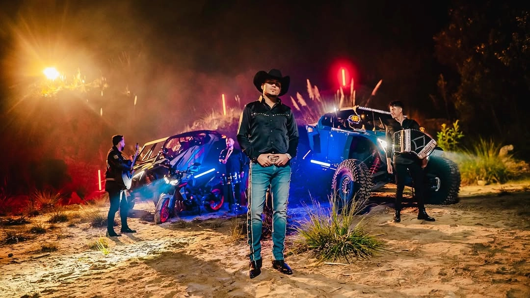 Yeison Jiménez transmitirá en vivo su concierto desde El Campín 2 Yeison Jiménez transmitirá en vivo su concierto desde El Campín El cantante de música regional colombiana será el primero de su género en llenar el estadio El Campín y, además, transmitir su concierto en vivo. Le contamos dónde verlo.