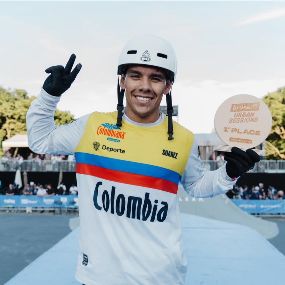 Luis practica BMX desde los 11 años. 