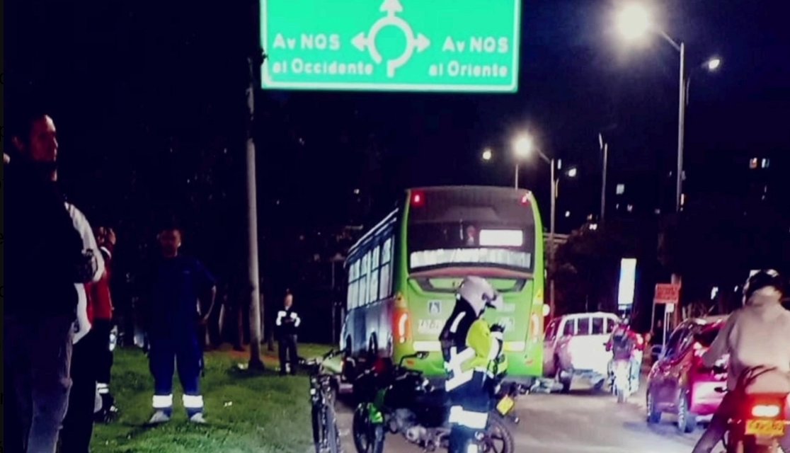 Accidente en Ciudad Bolívar deja un peatón muerto: un SITP involucrado 1 Accidente en Ciudad Bolívar deja un peatón muerto: un SITP involucrado En la noche de este lunes 14 de julio se presentó un accidente en la Avenida Villavicencio, en la localidad de Ciudad Bolívar.