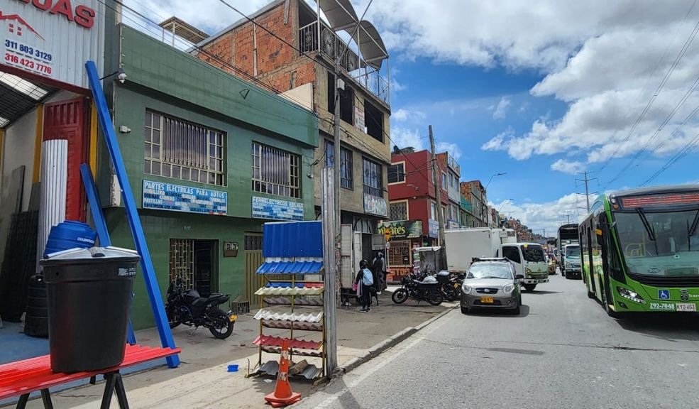 Ciudad Bolívar hará una velatón por el feminicidio de la joven Hellen Rodríguez 2 Ciudad Bolívar hará una velatón por el feminicidio de la joven Hellen Rodríguez La Comunidad de un sector de Ciudad Bolívar realizará una caminata en memoria de Hellen Rodríguez, otra víctima de feminicidio en Bogotá.