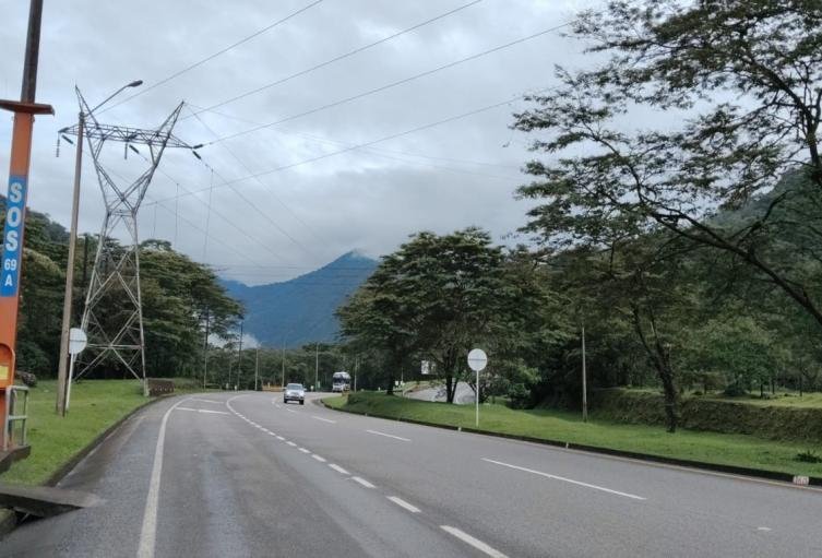 Vía al llano cerrará un tramo por 3 meses 2 Vía al llano cerrará un tramo por 3 meses Es muy probable que el viaje se tarde varias horas, así ha pasado en diferentes intervenciones que se le han hecho a la Vía al llano.