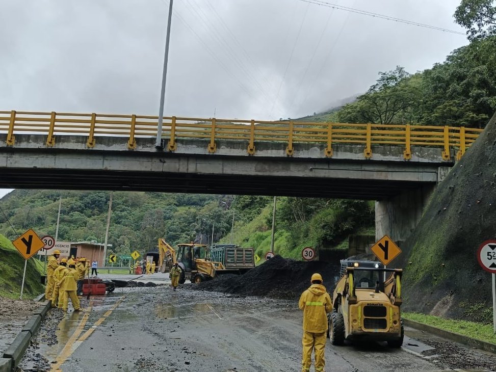 Vía Bogotá - Villavicencio será cerrada por fuertes lluvias y deslizamientos 4 Vía Bogotá - Villavicencio será cerrada por fuertes lluvias y deslizamientos