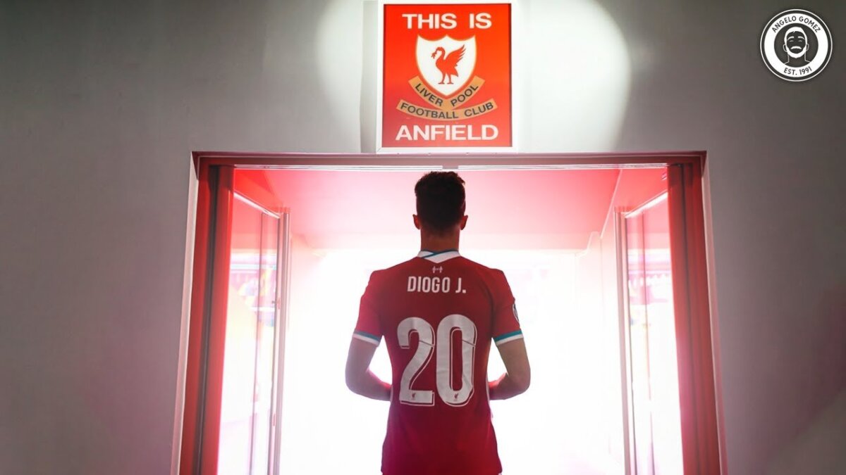 Liverpool hizo un emotivo homenaje en memoria de Diogo Jota 1 Liverpool hizo un emotivo homenaje en memoria de Diogo Jota El Liverpool con la participación de la viuda del futbolista portugués, realizaron un sentido homenaje en el que asistieron jugadores y cuerpo técnico.