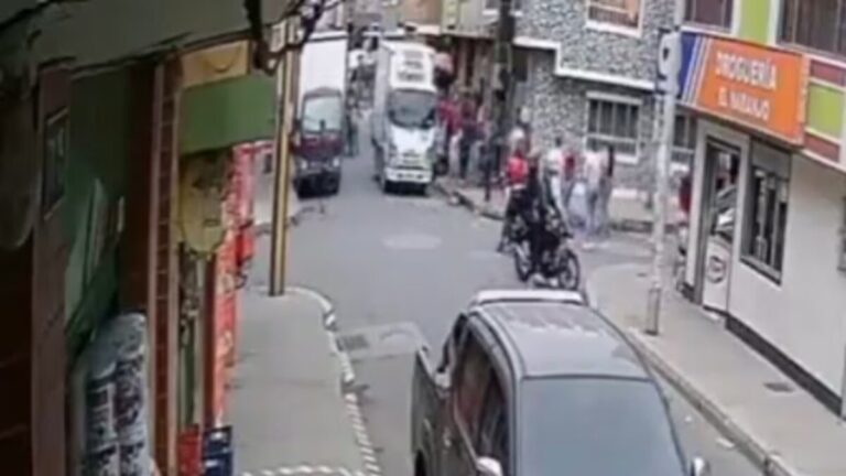 En video: en Bosa muere motociclista arrollado por camión