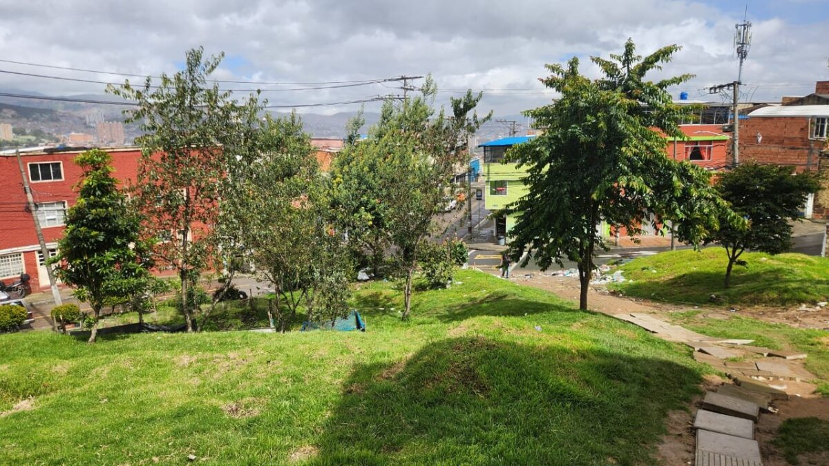 San Cristóbal: hallan cuerpo sin vida de una mujer en el barrio La Roca Una mujer fue encontrada sin vida en el barrio La Roca, localidad de San Cristóbal. Los detalles del hecho a continuación.