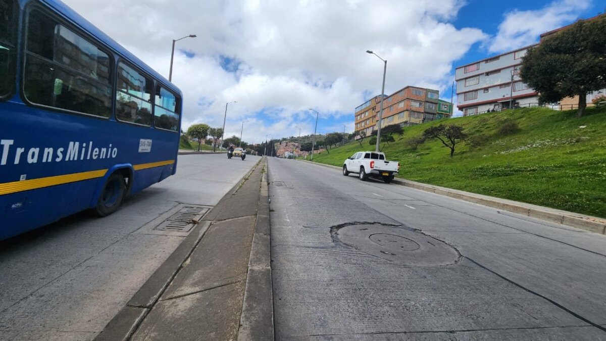 Ciudad Bolívar: sicarios asesinan a un conductor en el barrio Sierra Morena 2 Ciudad Bolívar: sicarios asesinan a un conductor en el barrio Sierra Morena Un hombre fue asesinado por sicarios en moto mientras conducía por la vía a Sierra Morena, en Ciudad Bolívar.