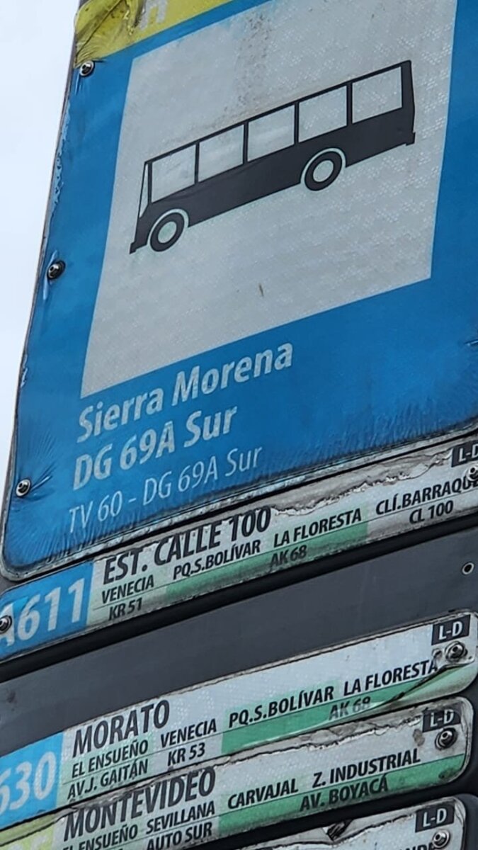 Ciudad Bolívar: sicarios asesinan a un conductor en el barrio Sierra Morena 1 Ciudad Bolívar: sicarios asesinan a un conductor en el barrio Sierra Morena Un hombre fue asesinado por sicarios en moto mientras conducía por la vía a Sierra Morena, en Ciudad Bolívar.
