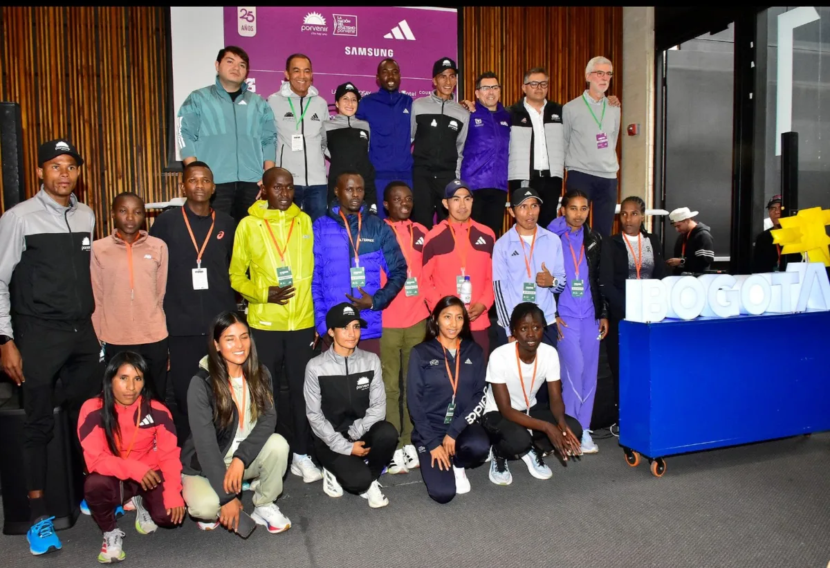 La mmB 2025 conmemora su cuarto de siglo La Media Maratón de Bogotá (mmB) llega a su edición número 25 como uno de los eventos deportivos más emblemáticos de América Latina. En el marco de Expomedia, se realizó la rueda de prensa oficial con la presencia de organizadores, patrocinadores, atletas élite y medios nacionales e internacionales.