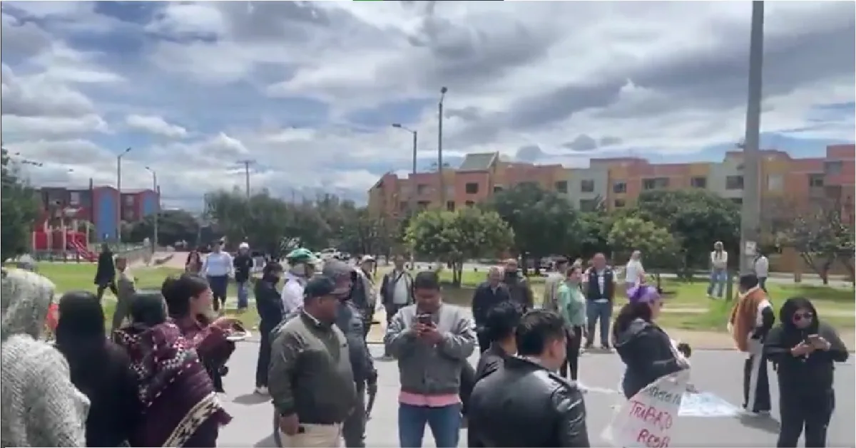 Manifestación afecta tránsito en la Av. Villavicencio, esto se sabe Durante la mañana de este sábado, una manifestación en la Av. Villavicencio con carrera 22 generó congestión vial en ambos sentidos.