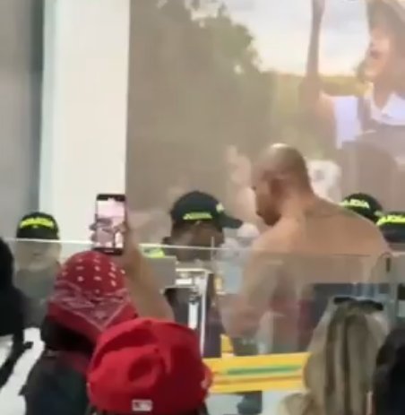 ¡A los golpes! Turista extranjero causó destrozos en el aeropuerto de Cartagena