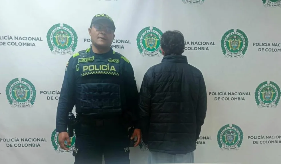 Usme: joven fue aprehendido por, al parecer, matar a otro 1 Usme: joven fue aprehendido por, al parecer, matar a otro Un menor fue aprehendido por presuntamente causar la muerte de otro adolescente con arma cortopunzante durante una riña ocurrida el 18 de julio.