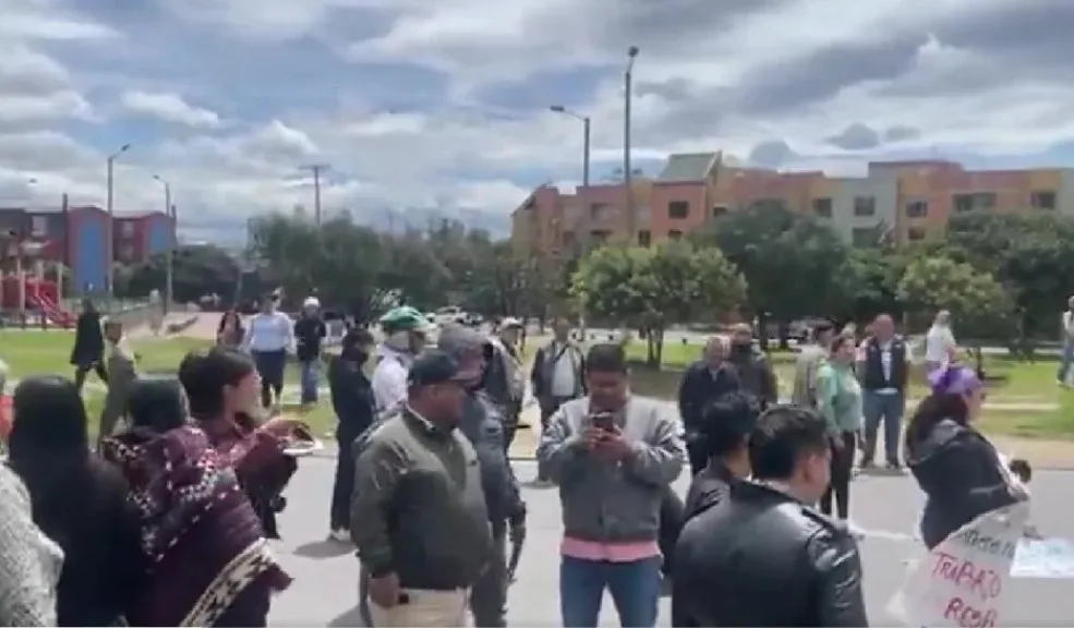 Manifestación afecta tránsito en la Av. Villavicencio, esto se sabe