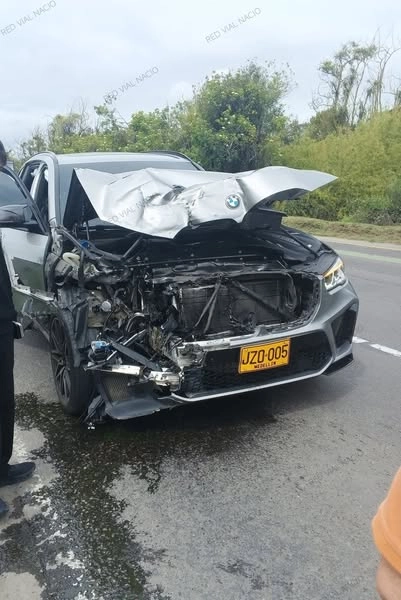 Accidente en la Autopista Norte: choque dejó un vehículo volcado Un grave accidente en la Autopista Norte generó afectaciones en la movilidad después que un camión se volcara en la calle 209 en sentido sur-norte, obstruyendo la vía.
