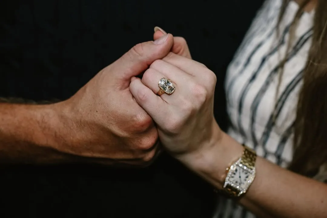 Matrimonio a la vista: ¡le pidieron la mano a Taylor Swift! El mundo del deporte y la música está emocionado por la noticia del compromiso entre la cantante Taylor Swift y el jugador de la NFL, Travis Kelce. Le contamos la historia de amor que los llevó a decidir compartir sus vidas para siempre.
