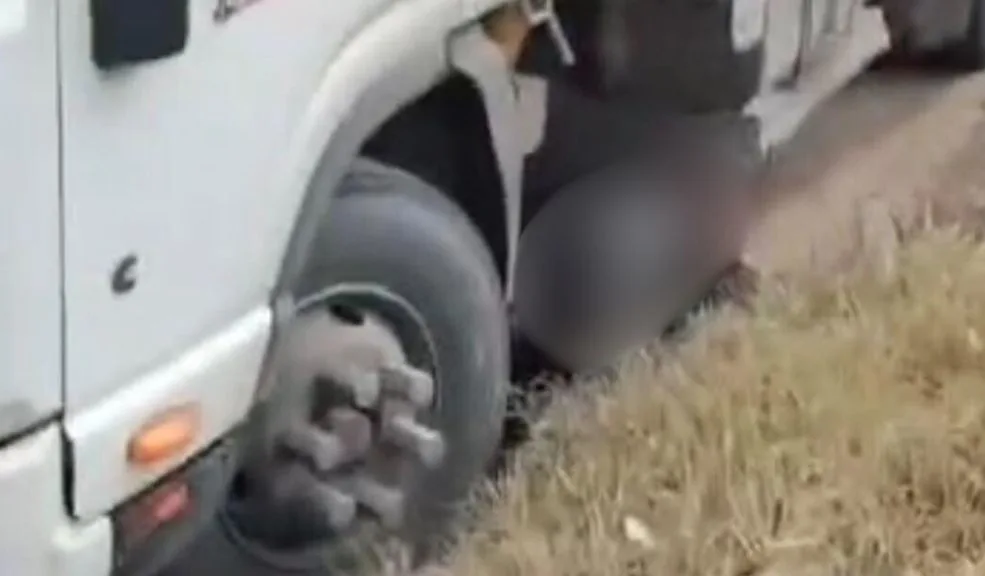 Accidente fatal en Ciudad Bolívar: motociclista fue arrollado por un camión Un trágico accidente en la localidad de Ciudad Bolívar cobró la vida de un motociclista tras colisionar contra un camión en la Avenida Boyacá.