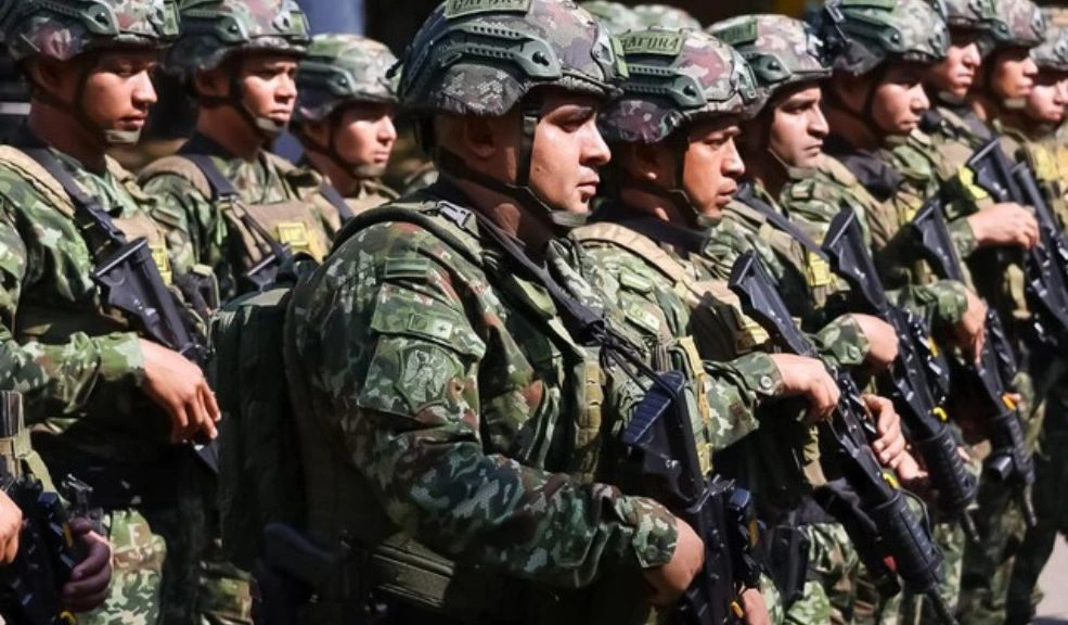 Atentado con drones en Buenaventura deja tres soldados muertos 1 Atentado con drones en Buenaventura deja tres soldados muertos Tropas del Ejército y de la Armada fueron víctimas de un ataque con drones cargados de explosivos en el río Naya, en el municipio de Buenaventura, Valle del Cauca.