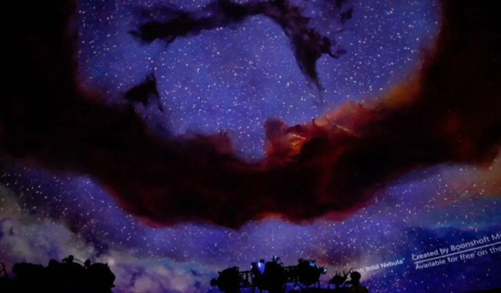 Bogotá celebra su cumpleaños con talleres, ciencia y estrellas en el Planetario 1 cumpleaños
