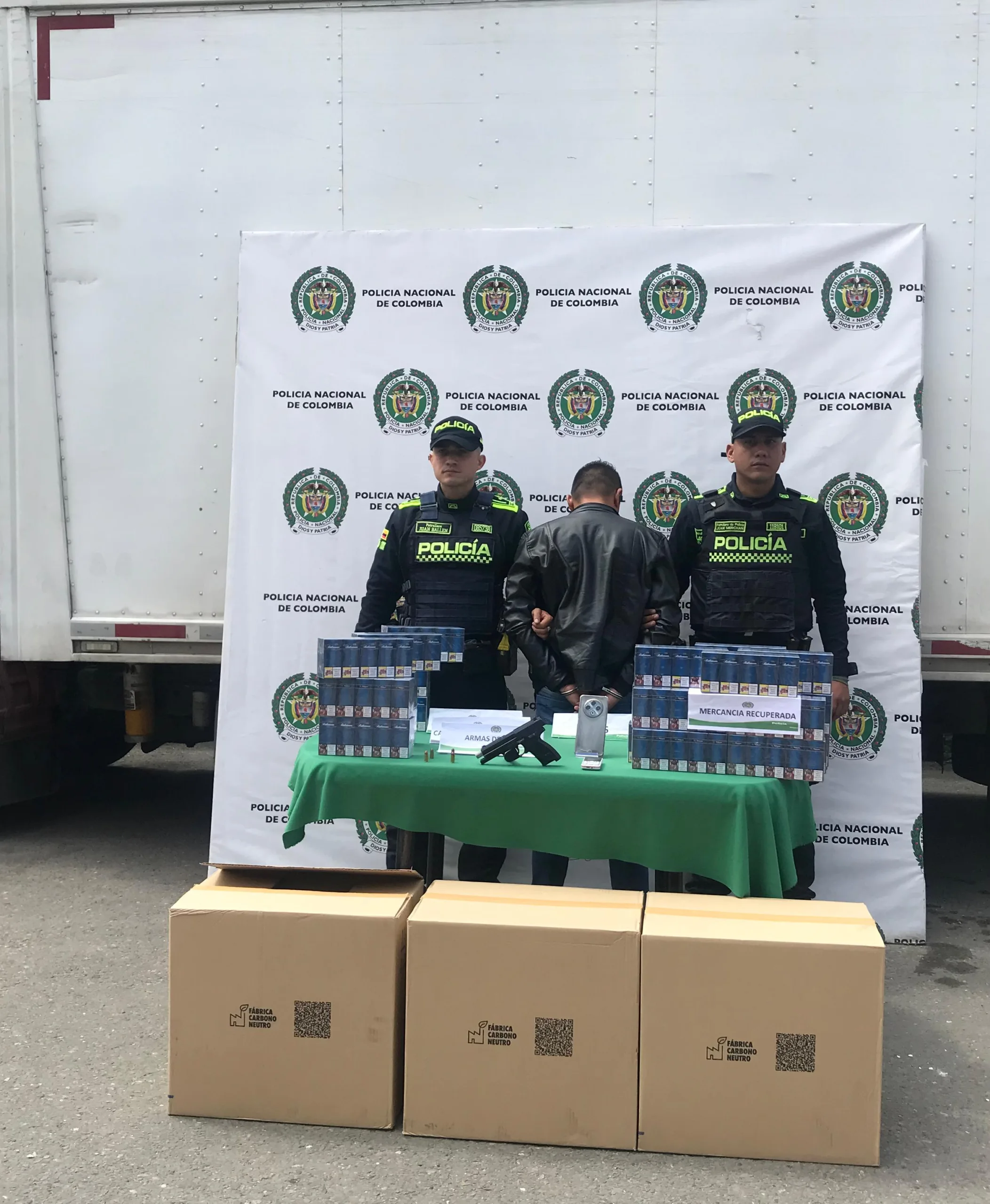 Capturan en Fontibón a ladrón con millonaria mercancía de cigarrillos 1 Capturan en Fontibón a ladrón con millonaria mercancía de cigarrillos