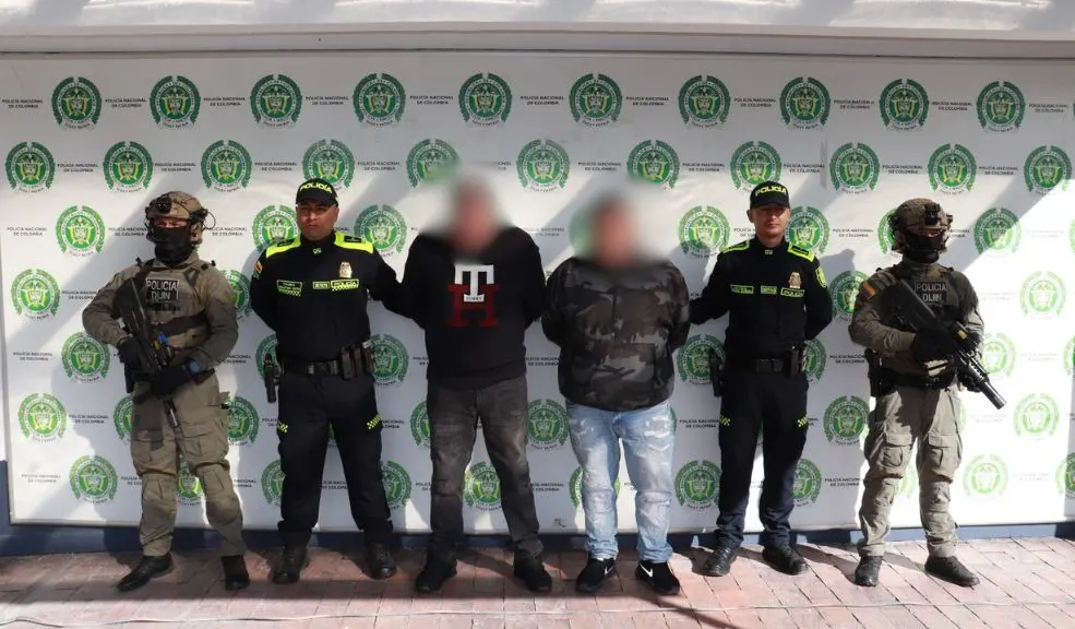 ¡Qué joyitas! Dos colombianos fueron capturados por millonarios robos en EE. UU. En un operativo conjunto con las autoridades nacionales y de Estados Unidos, fueron capturados en Bogotá dos colombianos señalados de robar joyas en suelo norteamericano. Tenían antecedentes.