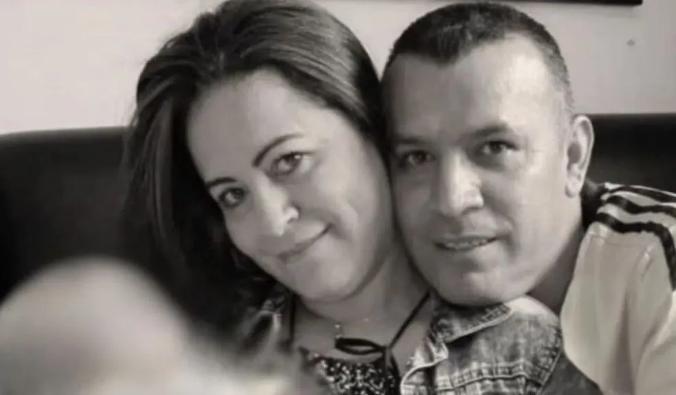 Habría conflicto entre parientes de familia bogotana muerta en San Andrés: "Pelaron el cobre" El caso de Tito Nelson Martínez, quien, junto a su esposa Viviana y su hijo de 4 años, murieron en un hotel en San Andrés, sigue dando de qué hablar. Habría tensión entre las familias de ambos. Le contamos por qué.