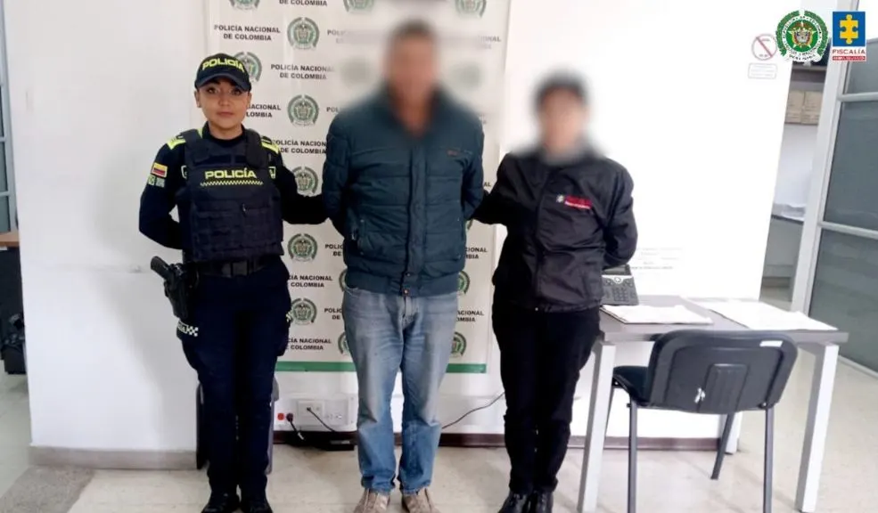 En Cundinamarca: cárcel para cuatro hombres por abusar de menores La Fiscalía General de la Nación logró que cuatro hombres fueran enviados a la cárcel por agresiones sexuales contra menores de edad en los municipios de Tabio, Choachí y Soacha en Cundinamarca.