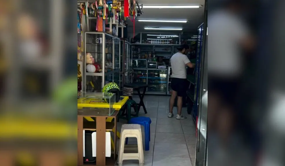 En Suba: sufrió agresión por pedirle a un vecino que le bajara al volumen. Tuvo que irse de su casa Mariana Pérez es una joven que contó su drama luego de ser víctima de agresión y amenazas por parte de allegados de los dueños de una tienda luego de que ella les pidiera bajar el volumen de un radio. Tuvo que irse de su casa, en La Poa, Suba.