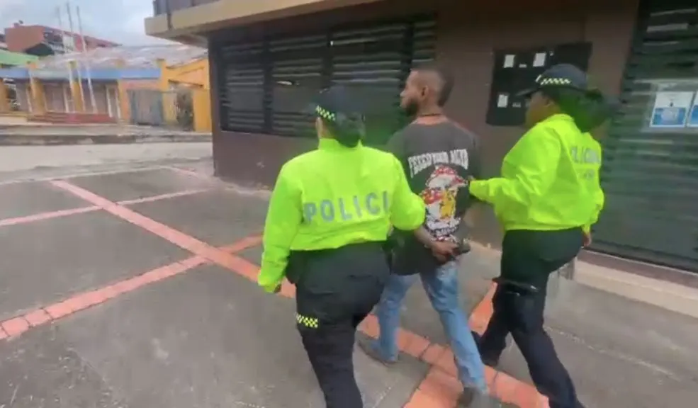 En la Calera: cae red criminal venezolana 'Los Carrizal' por tráfico de drogas 1 En la Calera: cae red criminal venezolana 'Los Carrizal' por tráfico de drogas La Policía logró la desarticulación de una red criminal conocida como 'Los Carrizal', conformada por extranjeros, dedicada al tráfico de drogas en la Sabana de Bogotá.